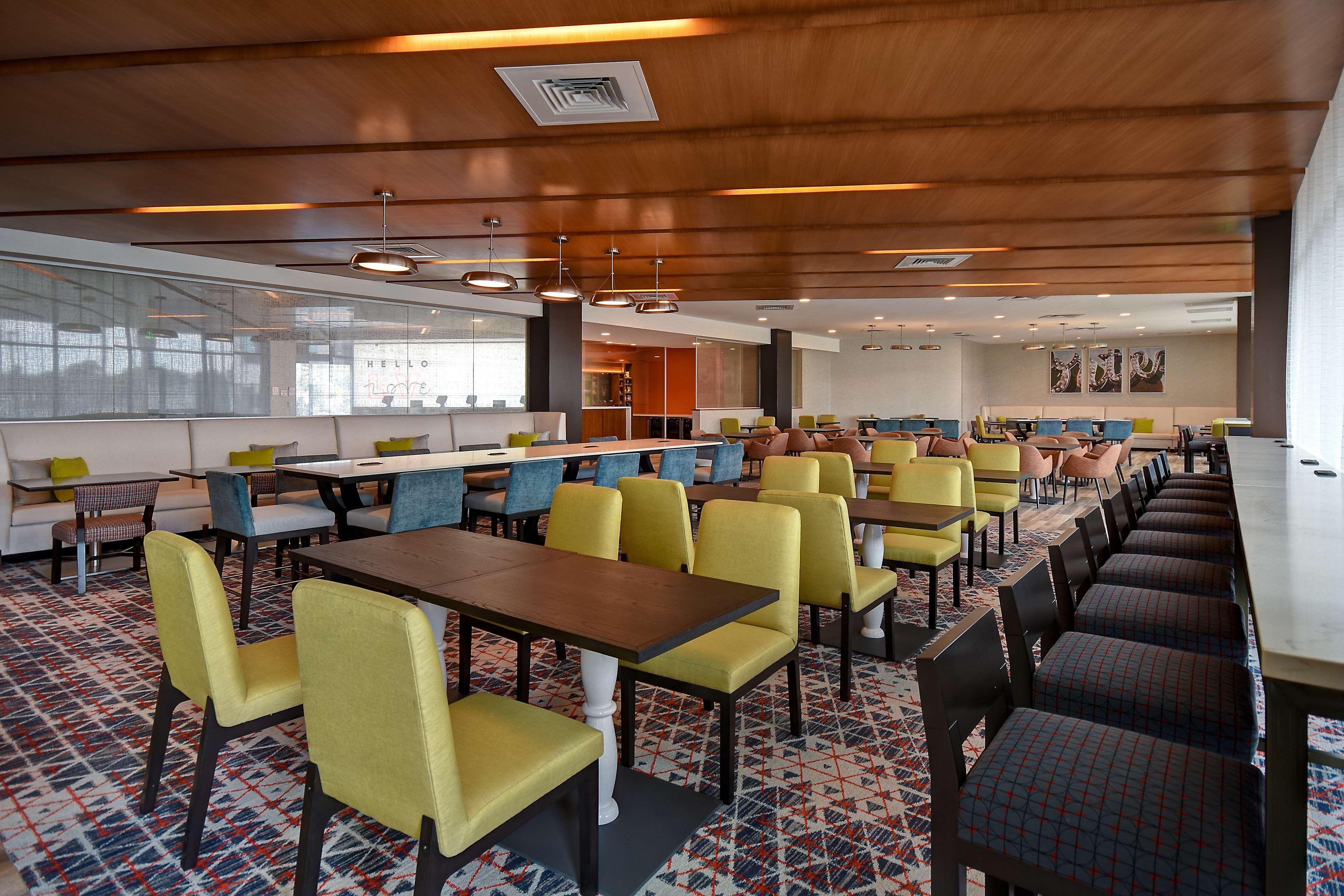 Hampton Inn & Suites Las Vegas Convention Center - No Resort Fee Zewnętrze zdjęcie